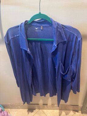 stem Blue Lightweight Button-Front Blouse
